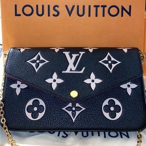 Louis Vuitton Small crossbody bag, Chain is not included.
